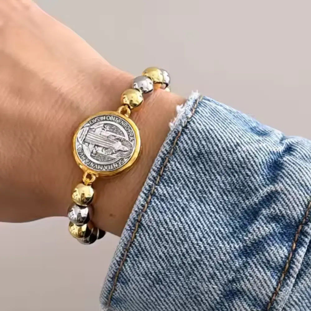 Pulseira de Contas com Medalha de São Bento