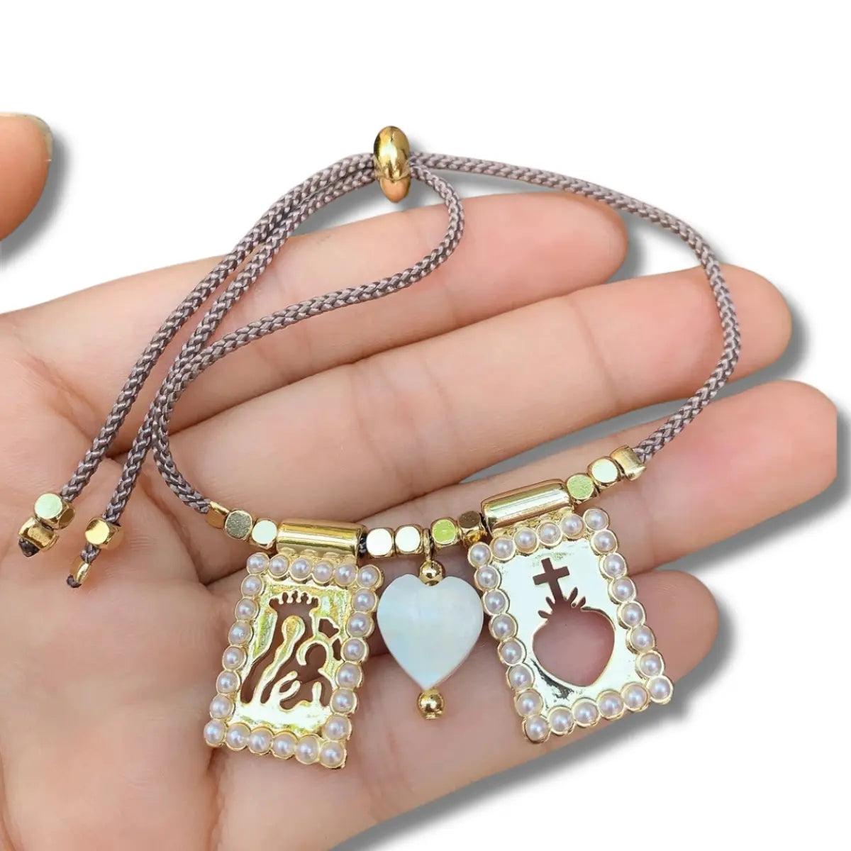 Pulseira Religiosa Ajustável com Pingente Banhado a Ouro