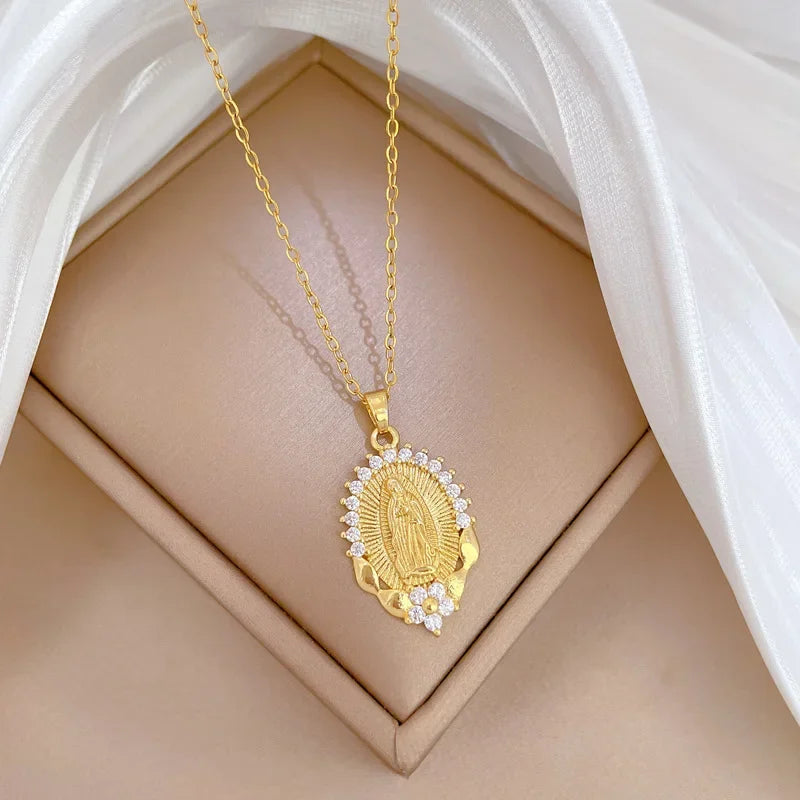 Colar Religioso Nossa Senhora de Guadalupe com Pingente de Zircão
