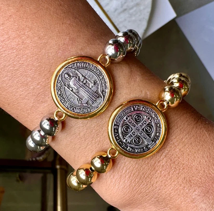 Pulseira de Contas com Medalha de São Bento
