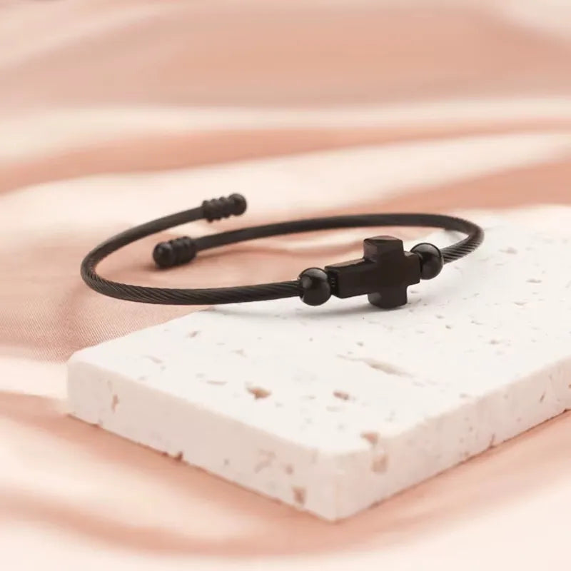 Pulseira Feminina de Aço Inoxidável com Cruz