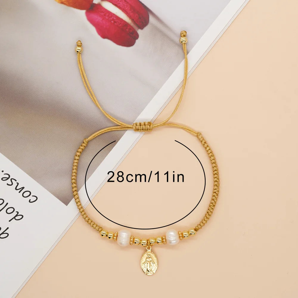 Pulseira de Pérolas com Pingente de Nossa Senhora das Graças