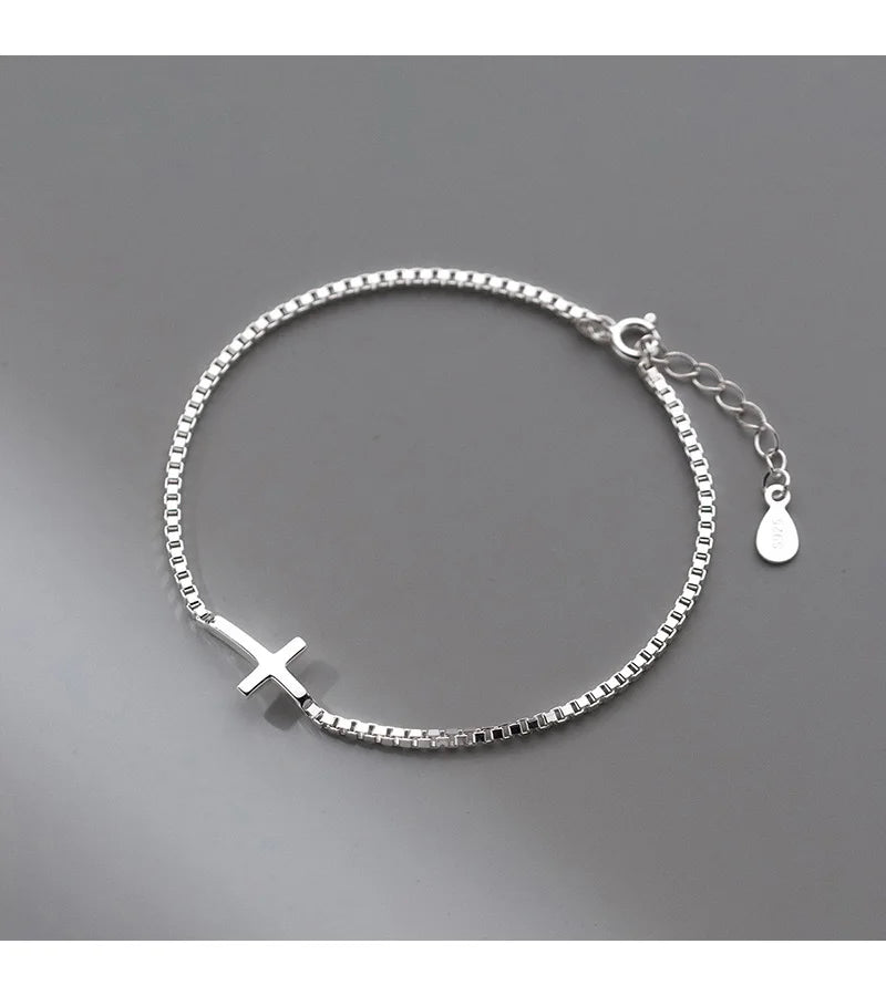 Pulseira Feminina Cruz em Prata Esterlina 925 - Elegância e Espiritualidade