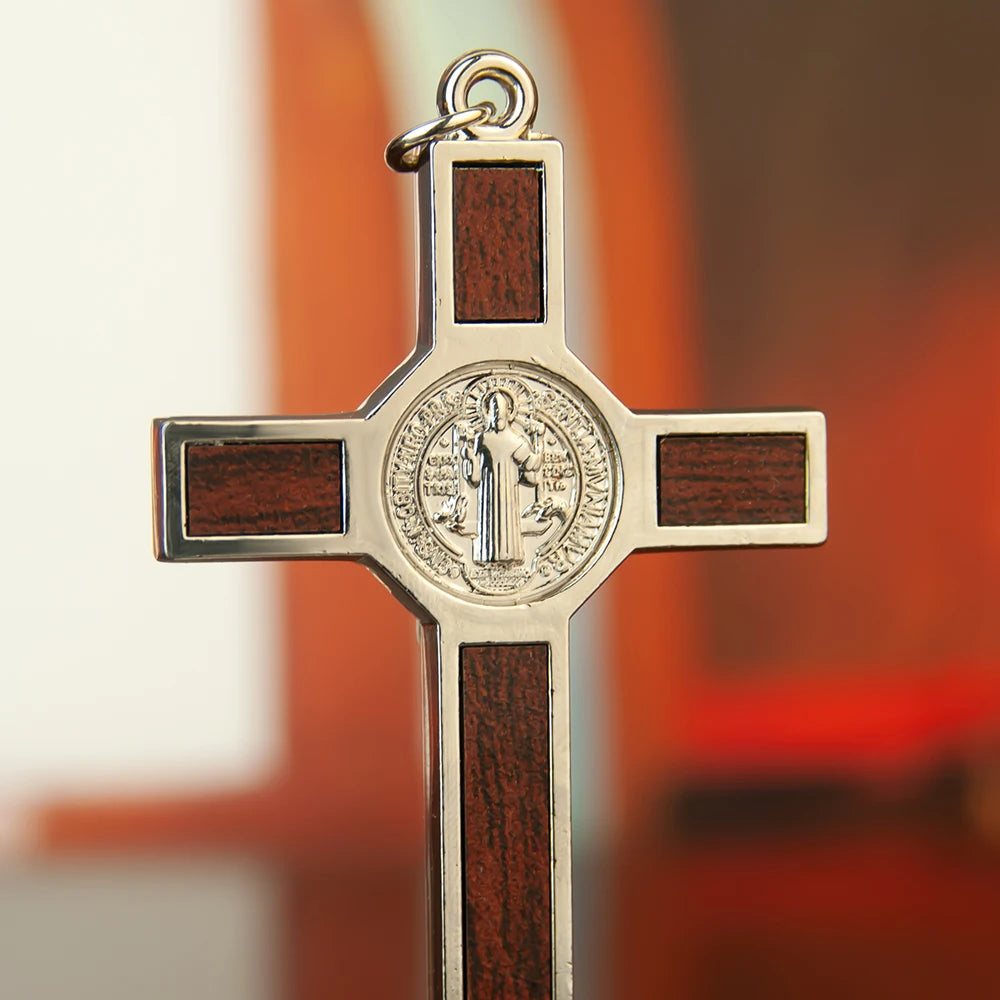 Crucifixo de Mesa em Metal 9cm