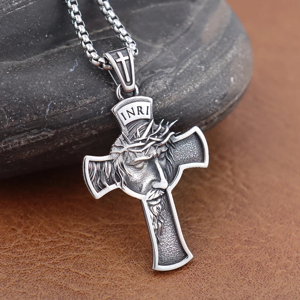 Colar Cruz Clássica de Jesus em Aço Inoxidável 316L