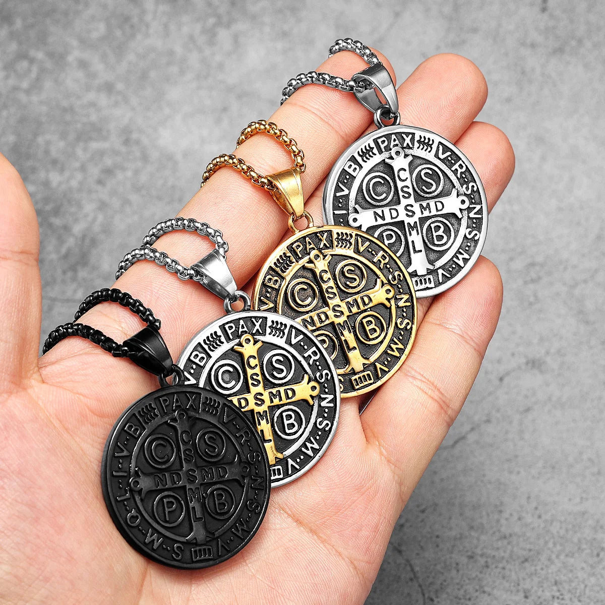 Colar Masculino Medalha de São Bento de Aço Inoxidável
