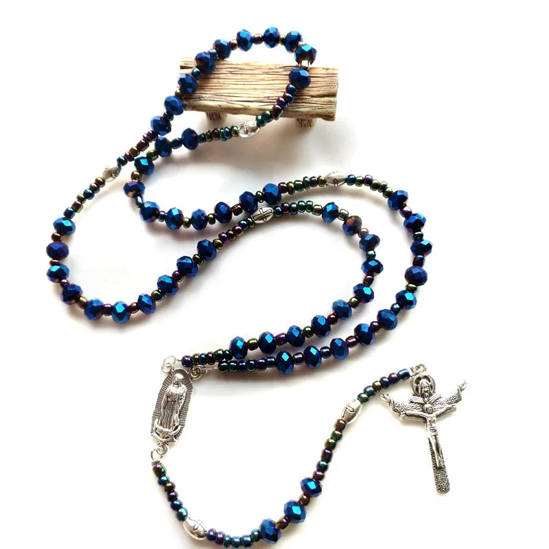 Terço Nossa Senhora de Guadalupe com Contas de Cristais Azuis