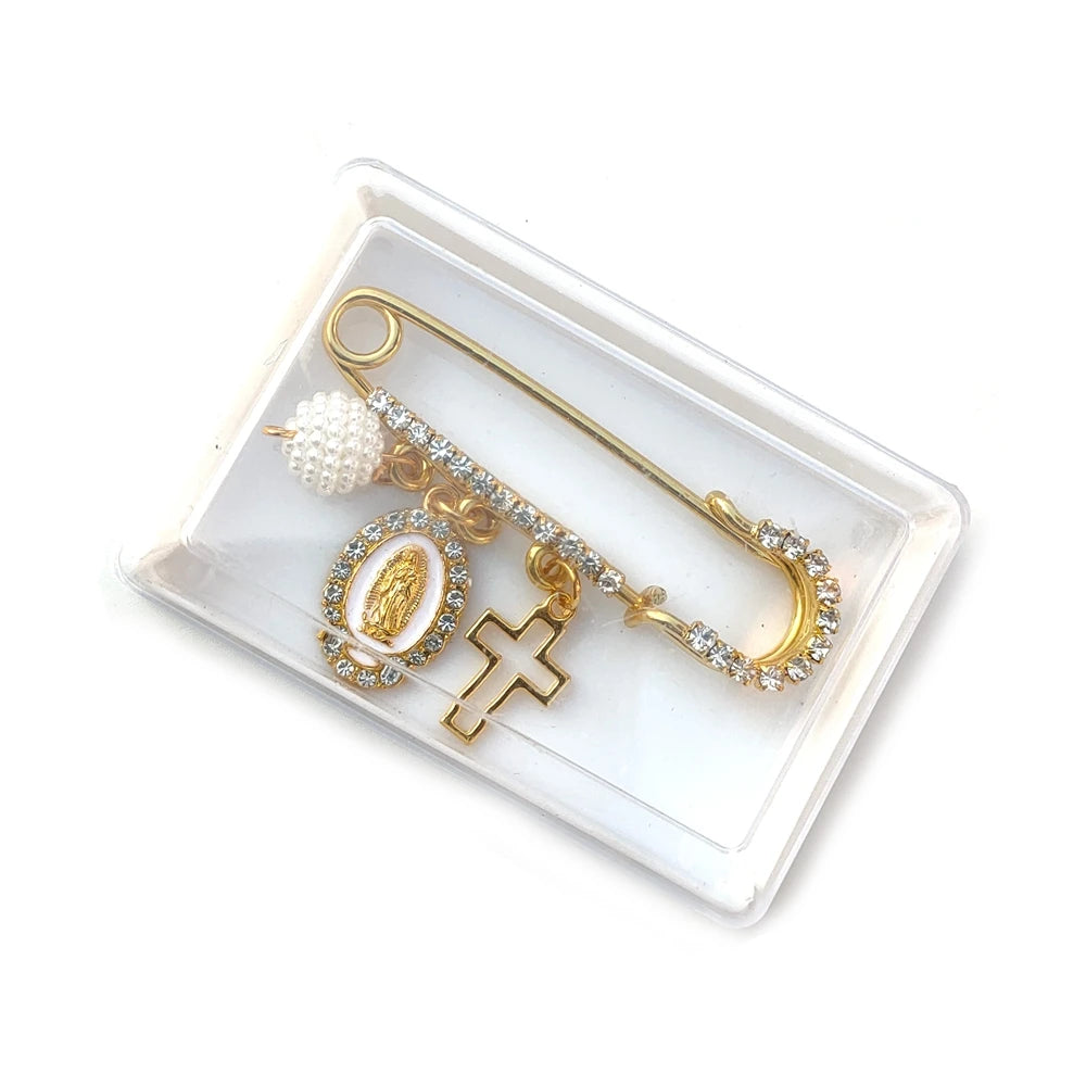Broche de Roupa com Pingente de Guadalupe e Cruz