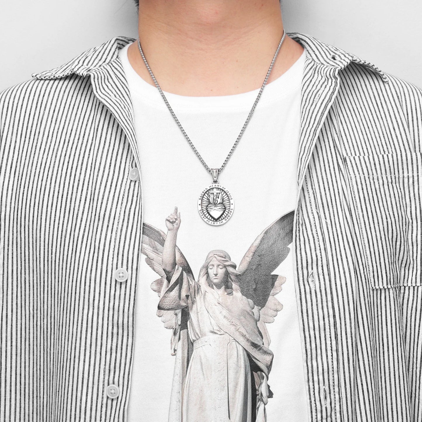Colar Masculino Sagrado Coração de Jesus em Aço Inoxidável