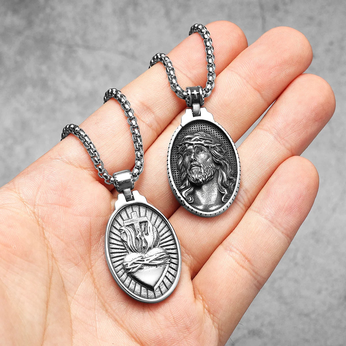 Colar Masculino Sagrado Coração de Jesus em Aço Inoxidável