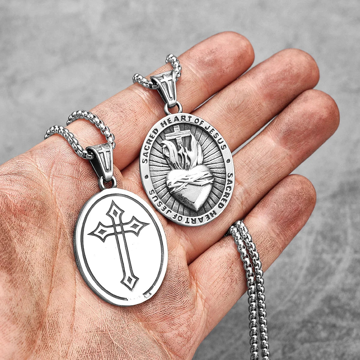 Colar Masculino Sagrado Coração de Jesus em Aço Inoxidável