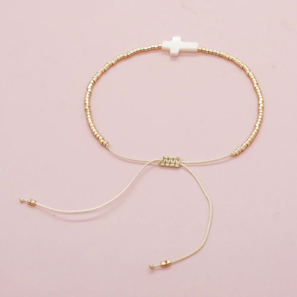 Pulseira Delicada Miyuki com Cruz para Mulheres