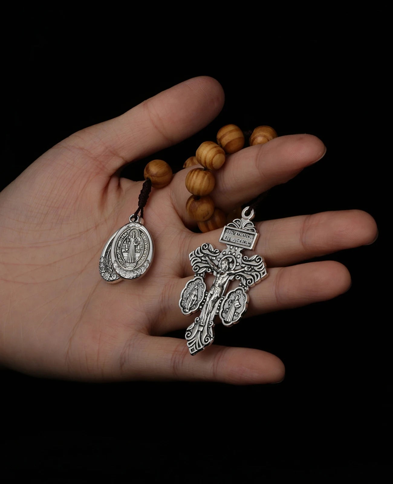 Terço Compacto com Cruz do Perdão Medalha de São Bento e de Nossa Senhora das Graças
