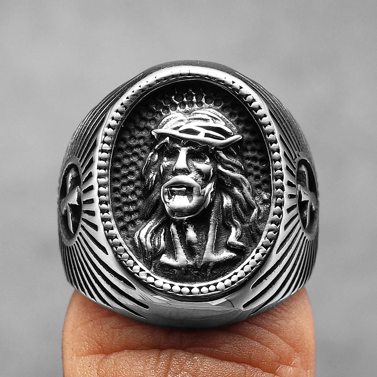 Anel Masculino Prateado Jesus em Aço Inoxidável 316L