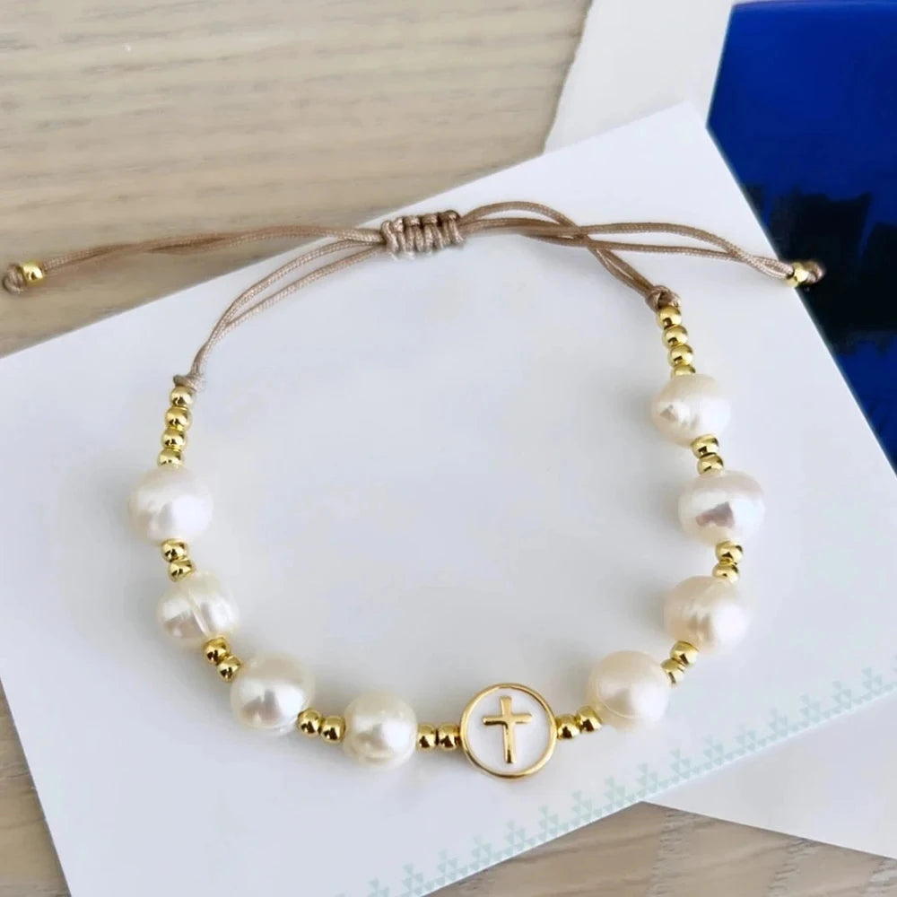 Pulseira de Pérola Natural com Virgem Maria Banhada a Ouro 18K