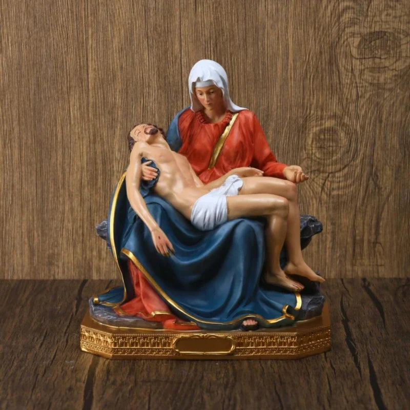 Imagem de Nossa Senhora da Piedade em Resina – Amor e Compaixão Materna