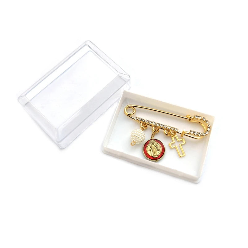 Broche Medalha São Bento com Cristais - Fé e Elegância