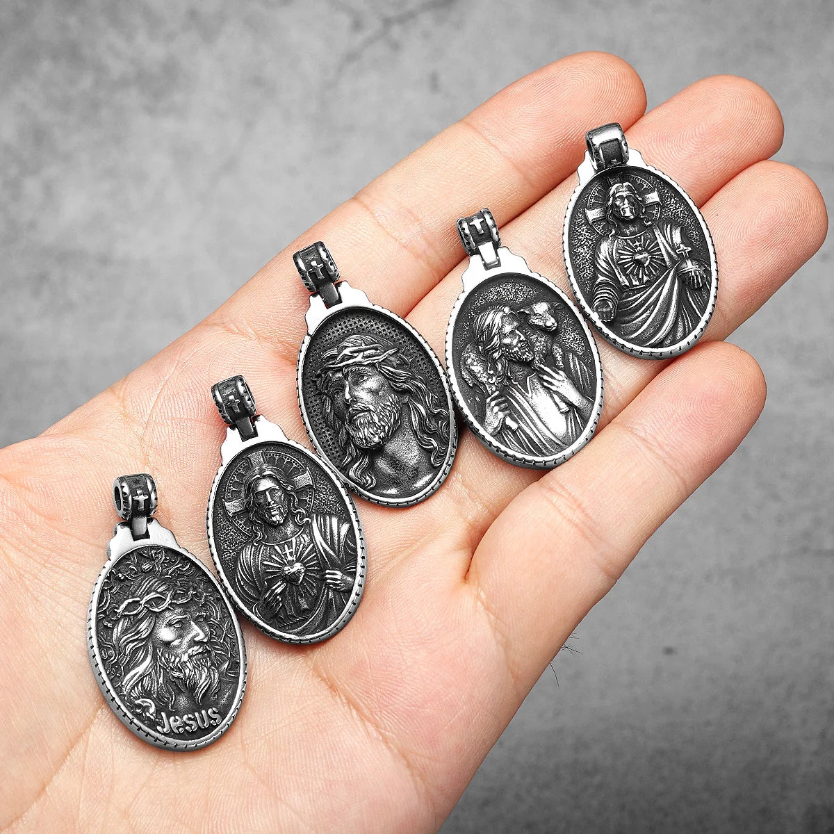 Colar Masculino Sagrado Coração de Jesus em Aço Inoxidável
