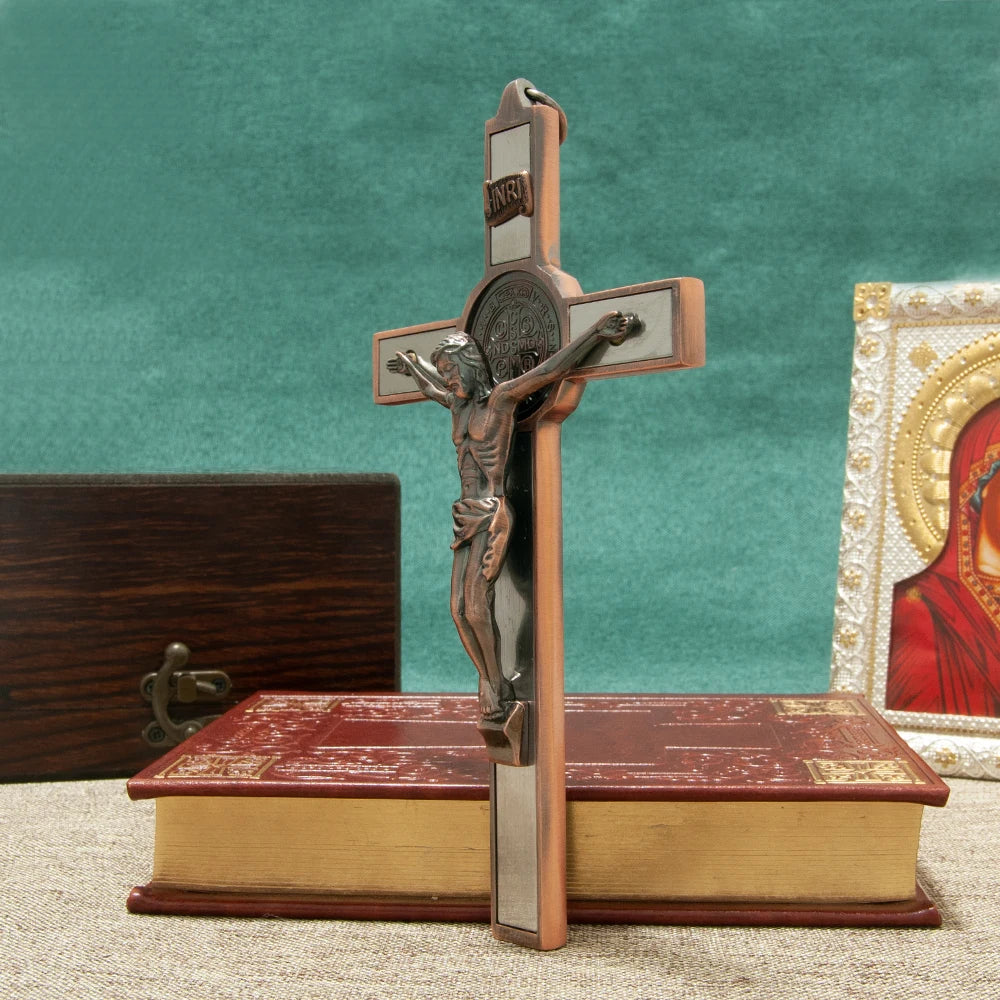 Crucifixo com Medalha de São Bento