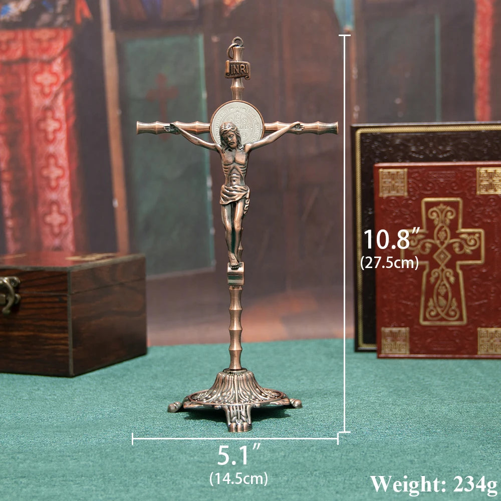 Crucifixo Católico Banhado a Ouro com Medalha de São Bento 27 cm - Estátua de Jesus