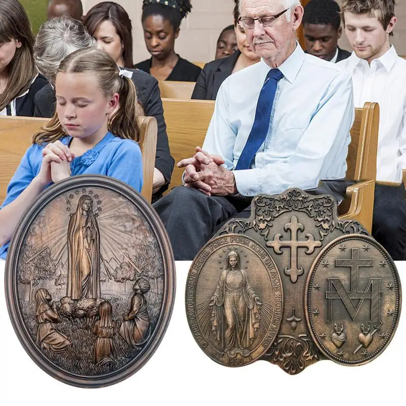 Esculturas Medalha Milagrosa e Nossa Senhora de Fátima em Madeira 30x40cm