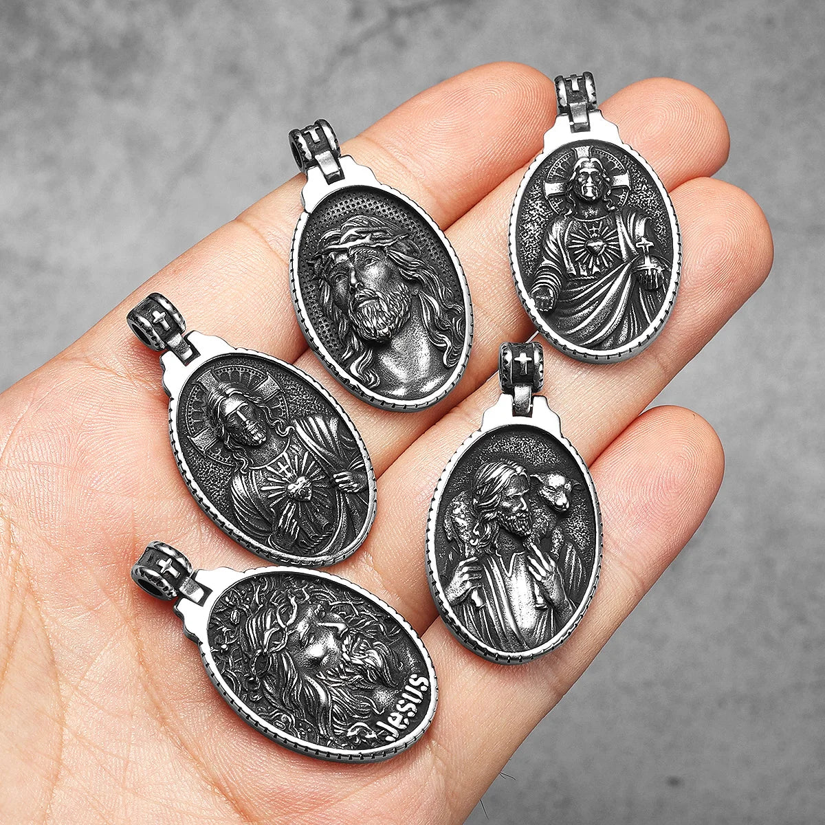 Colar Masculino Sagrado Coração de Jesus em Aço Inoxidável