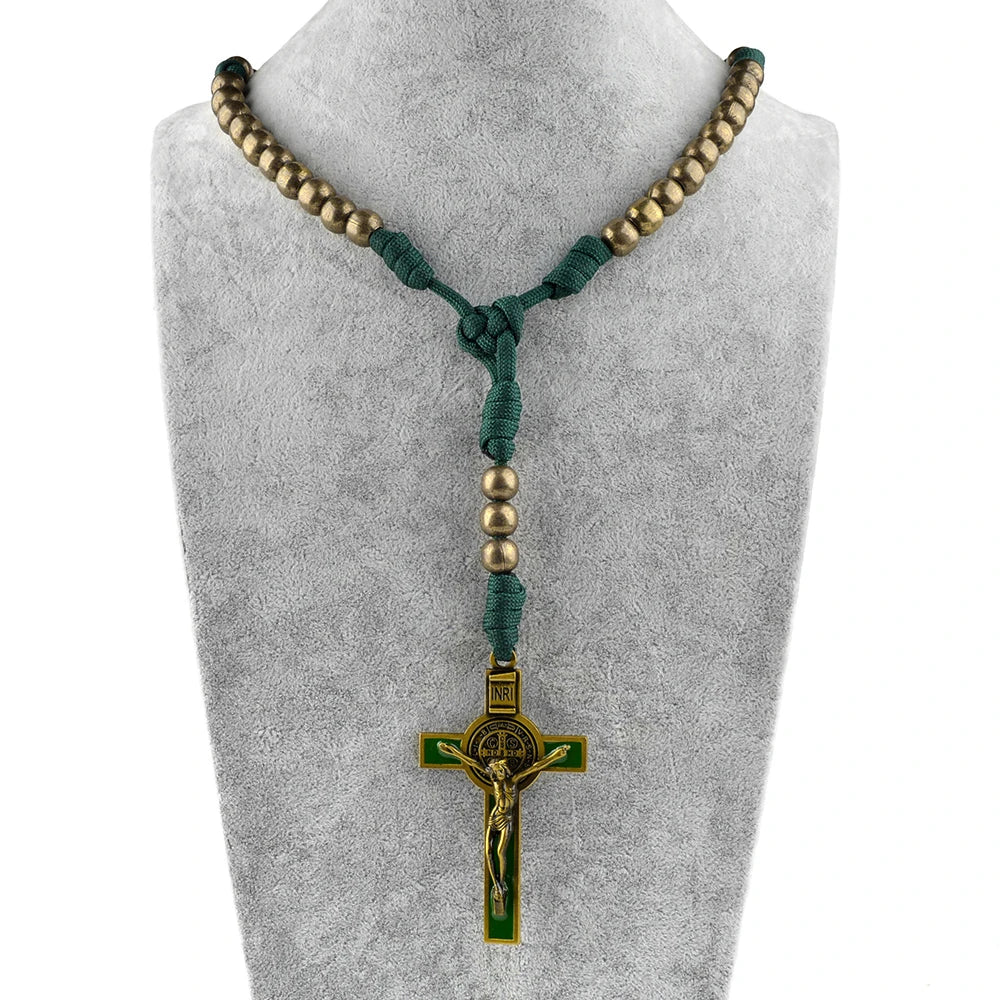 Terço Masculino de Paracord com Cruz de São Bento