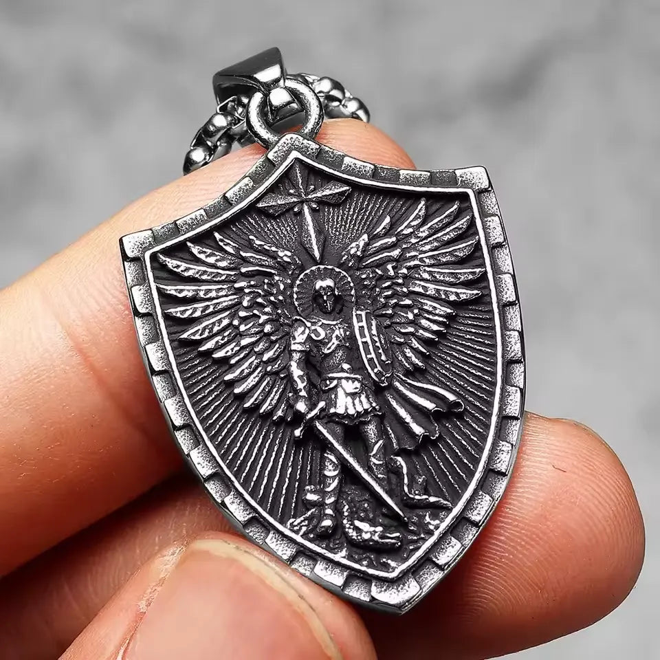 Colar Masculino São Miguel Arcanjo Defendei-nos no Combate