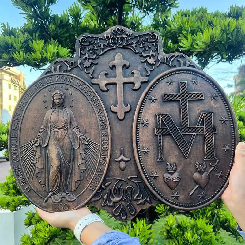 Esculturas Medalha Milagrosa e Nossa Senhora de Fátima em Madeira 30x40cm