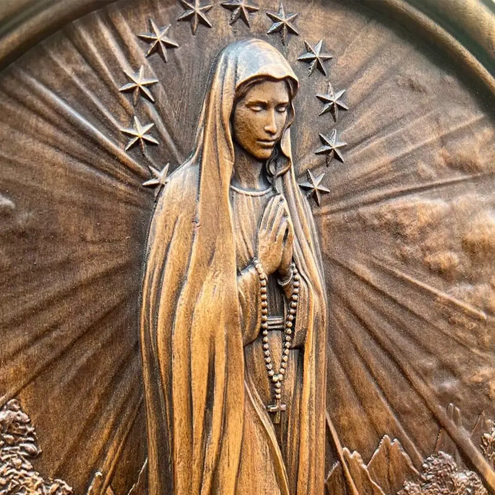 Esculturas Medalha Milagrosa e Nossa Senhora de Fátima em Madeira 30x40cm
