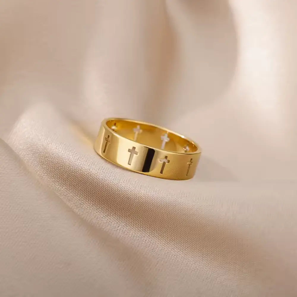 Anel Feminino Cruz Vazada em Aço Inoxidável
