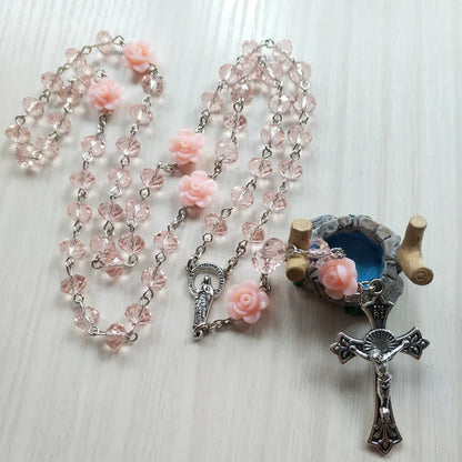 Colar Terço com Contas de Cristal e Rosas