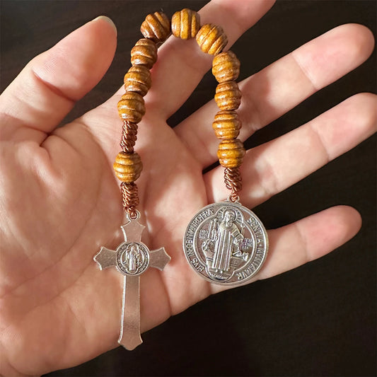 Dezena com Contas de Madeira com Medalha de São Bento e Crucifixo