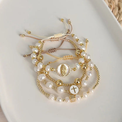 Pulseira de Pérola Natural com Virgem Maria Banhada a Ouro 18K