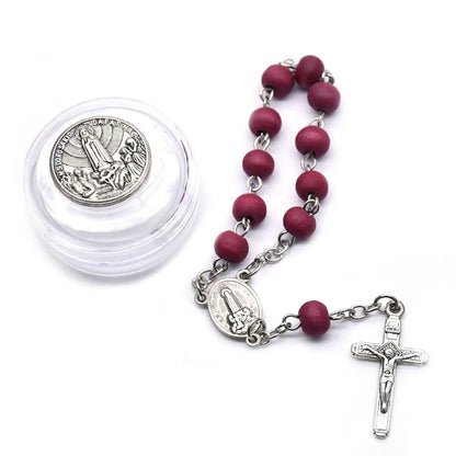 Pulseira Dezena com Contas de Madeira Vermelha Nossa Senhora de Fátima
